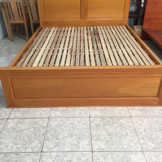 Giường ngủ gỗ gáo vàng (Nệm 1,8m x 2m)