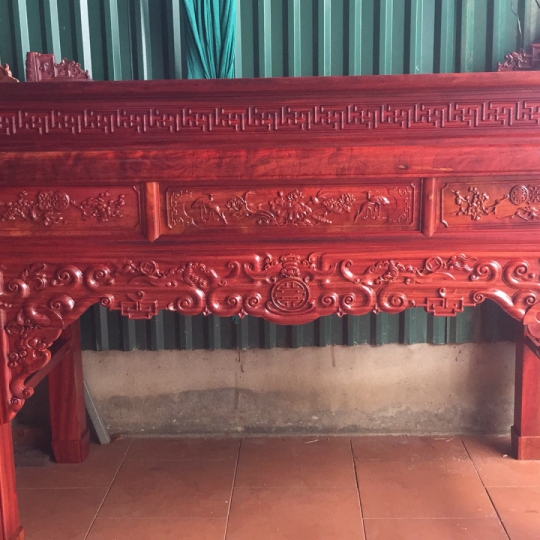 Bàn thờ gỗ hương đỏ(BTGHĐ.175x81x127)